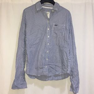 Abercrombie & Fitch Tops - ABERCROMBIE & FITCH STRIPED BUTTON UP Abercrombie & Fitch Tops - ABERCROMBIE & FITCH STRIPED BUTTON UP